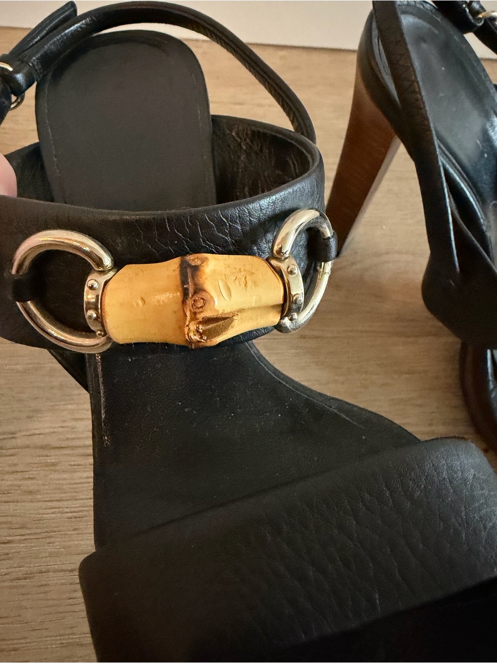 Gucci Black Leather Slingback Heels with Gold-Tone Horsebit - Picture 4 of 4